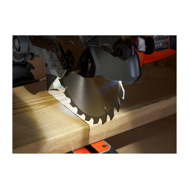 Black &amp; Decker 1500W kap-/geringssav