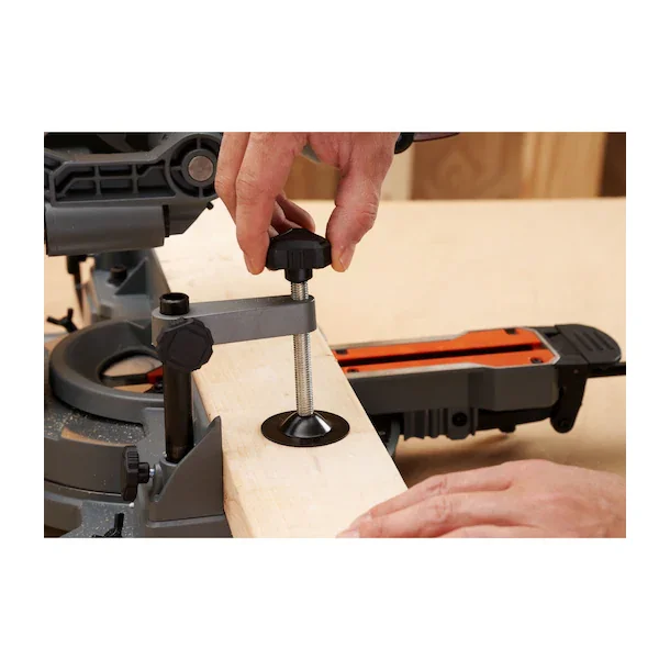 Black &amp; Decker 1500W kap-/geringssav