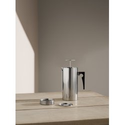 Stelton Arne Jacobsen Fl�dekande 0,15 l og Sukkersk�l 0,2 l. samt Stempelkande 1 l.