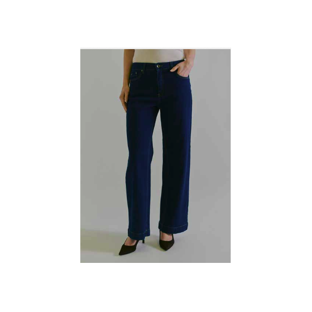 Claire Janaya Jeans
